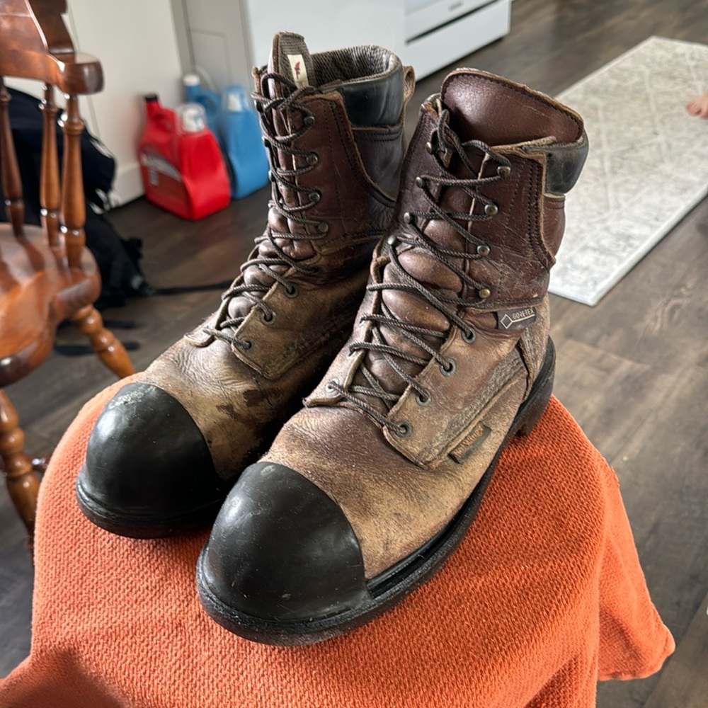 Used Red Wing Boots ASTM F 2413-18 M/I/C EH PR 2414 Size 9